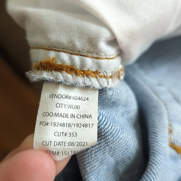 Size 28 Disney Chipmunks and Acorn Jeans - Picture 14 of 14